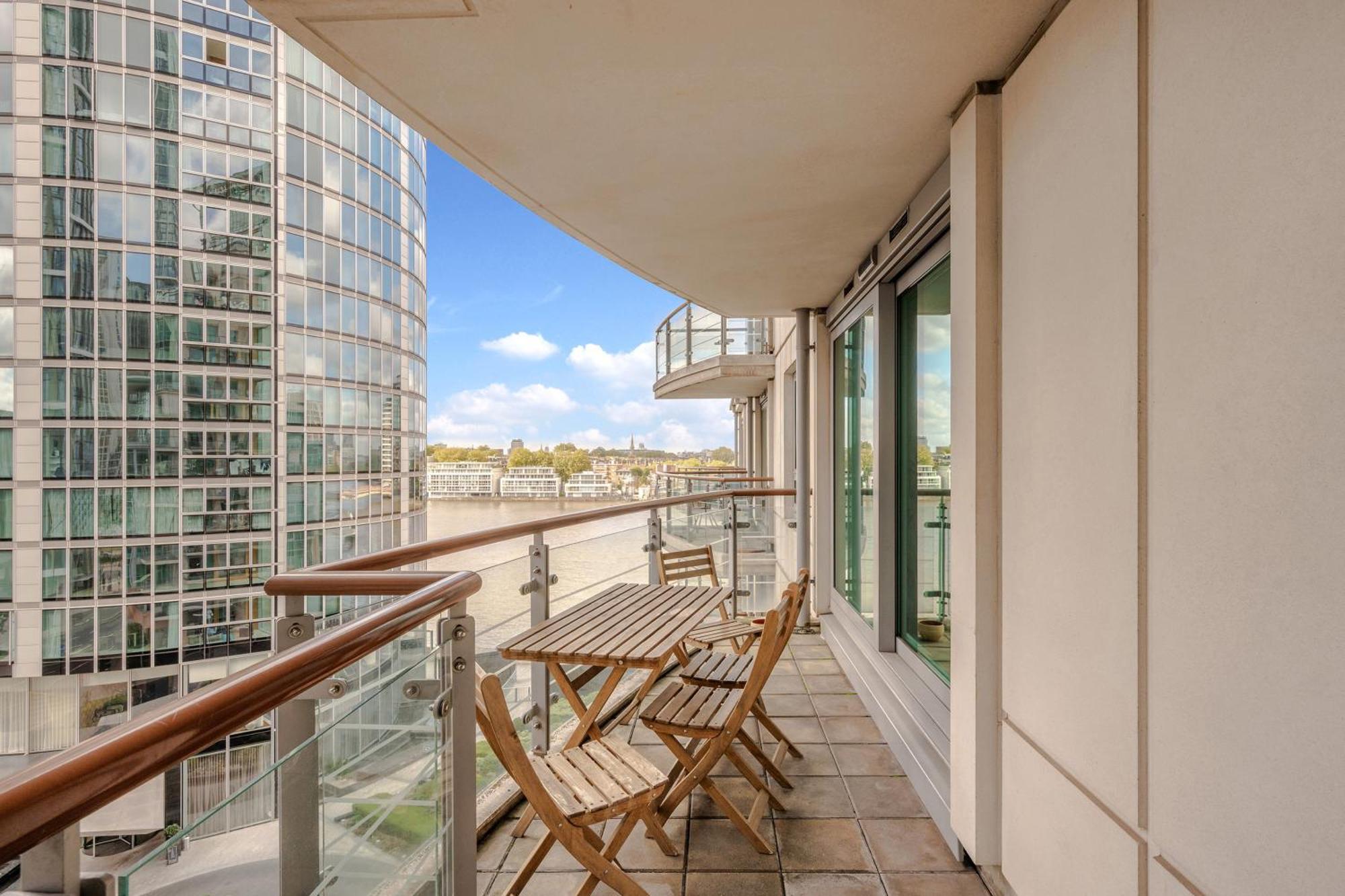 Riverside Balcony Apartments, 10 Minutes From Oxford Circus Londres Extérieur photo