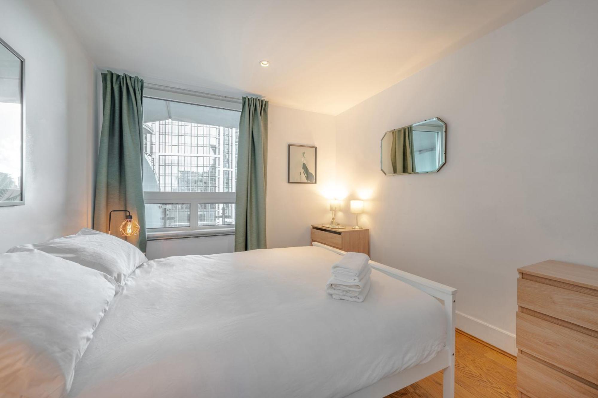 Riverside Balcony Apartments, 10 Minutes From Oxford Circus Londres Extérieur photo