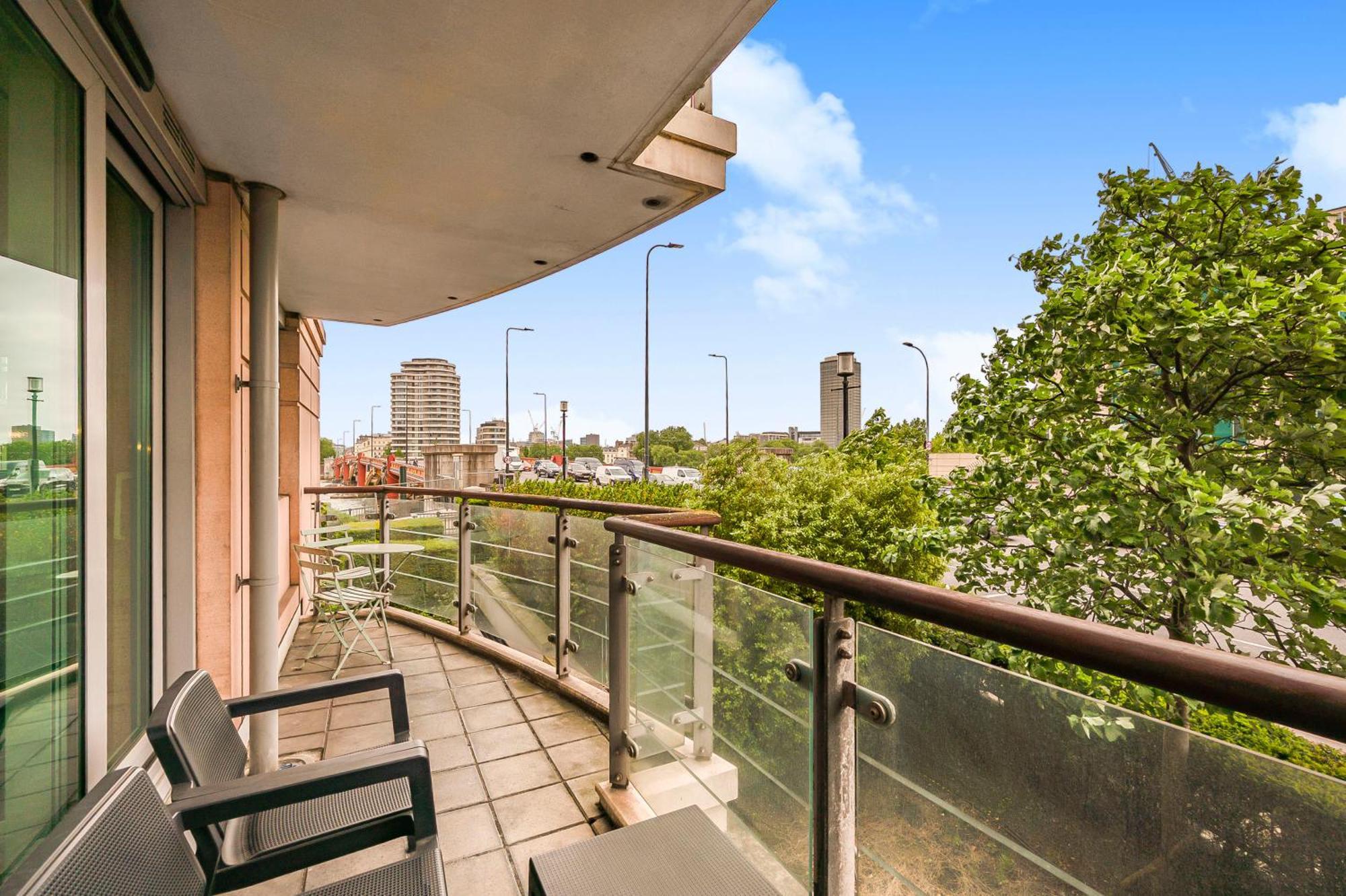 Riverside Balcony Apartments, 10 Minutes From Oxford Circus Londres Extérieur photo