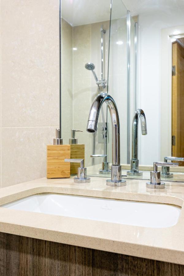 Riverside Balcony Apartments, 10 Minutes From Oxford Circus Londres Extérieur photo